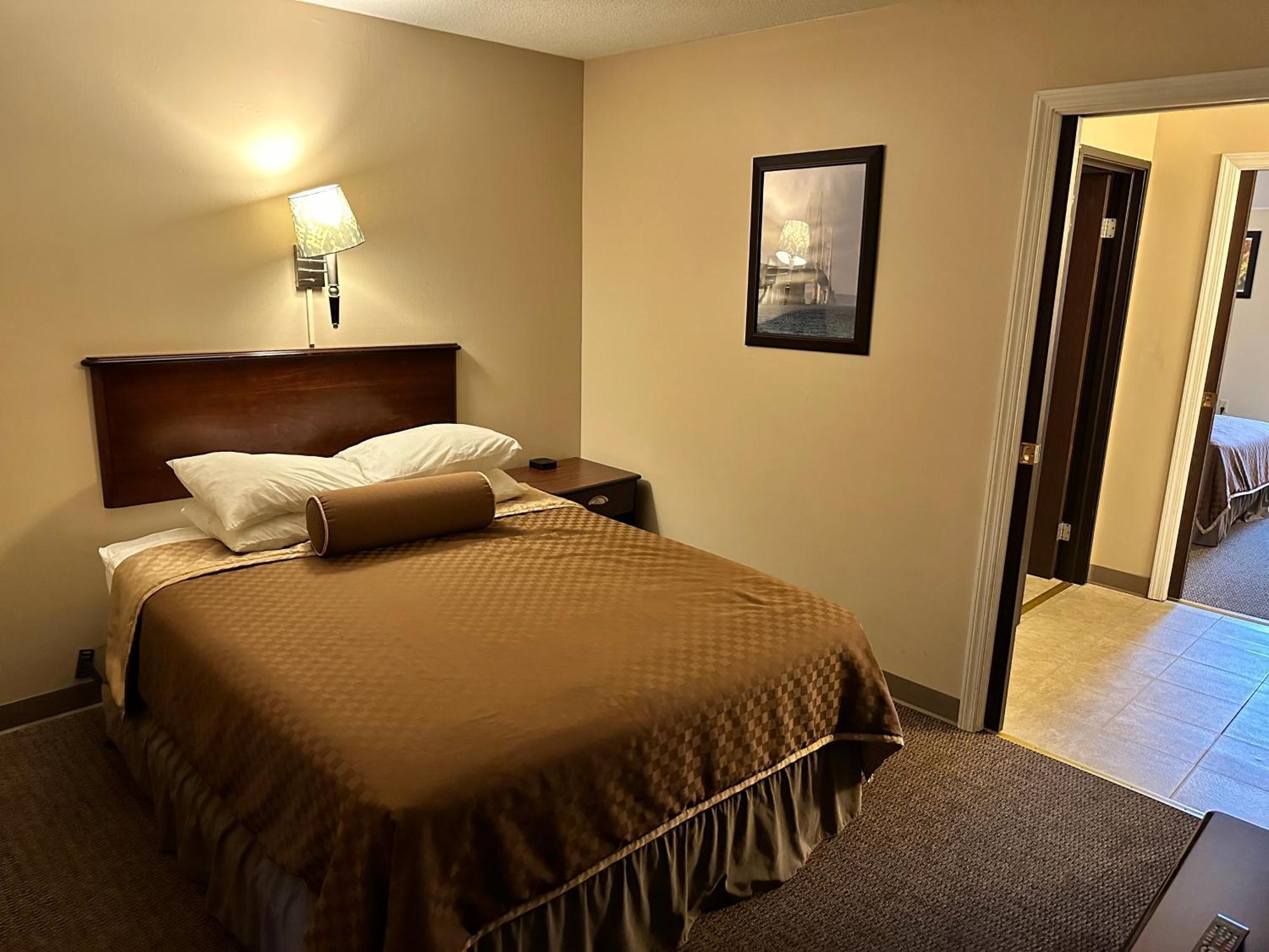 Cedar Hill Lodge Saint Ignace Exterior photo